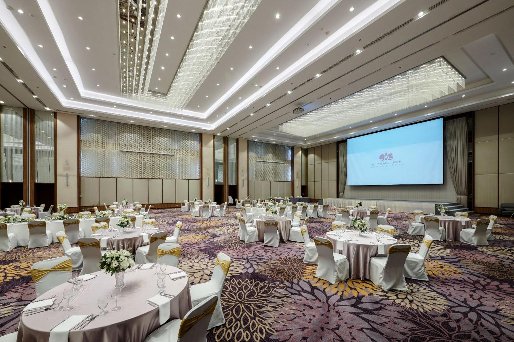 Tk Palace Hotel & Convention Бангкок Екстер'єр фото
