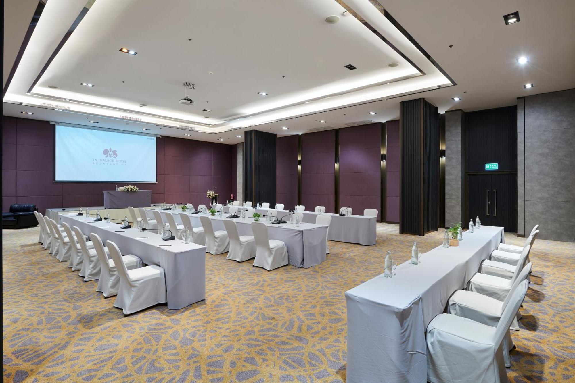 Tk Palace Hotel & Convention Бангкок Екстер'єр фото