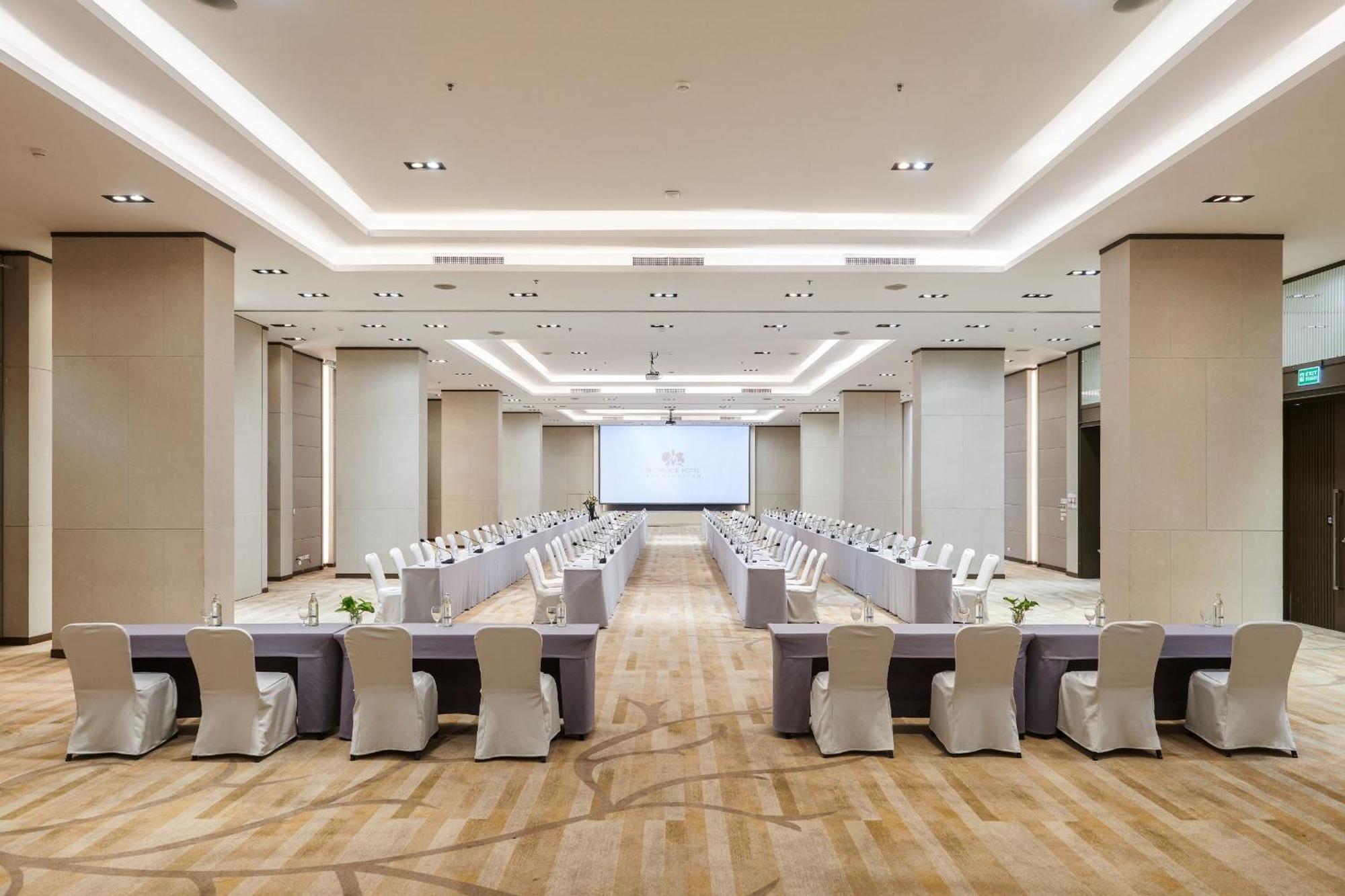 Tk Palace Hotel & Convention Бангкок Екстер'єр фото